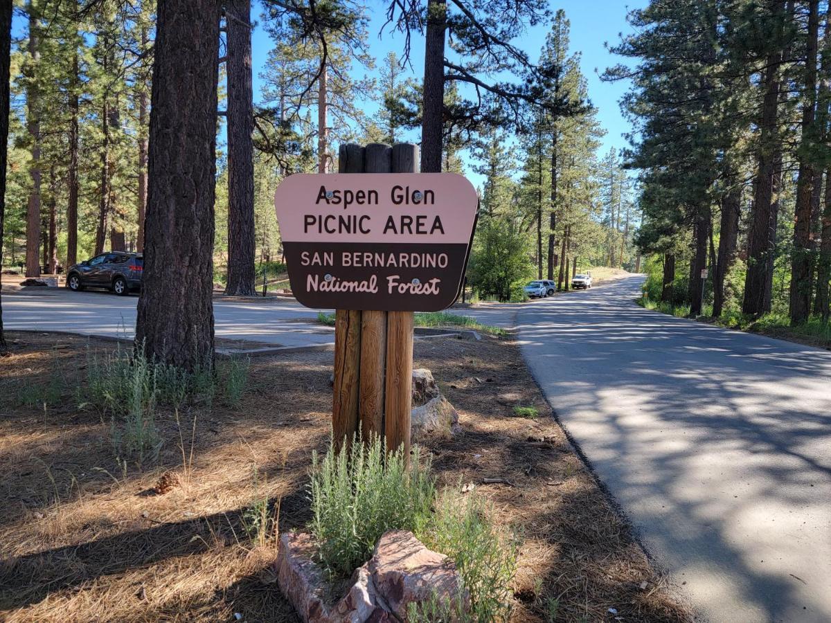 Four Seasons Getaway-Private Hot Spa With Pine Tree Views-Walk To Village And Pineknot Trailhead-Plus King Bed! Big Bear Lake Kültér fotó