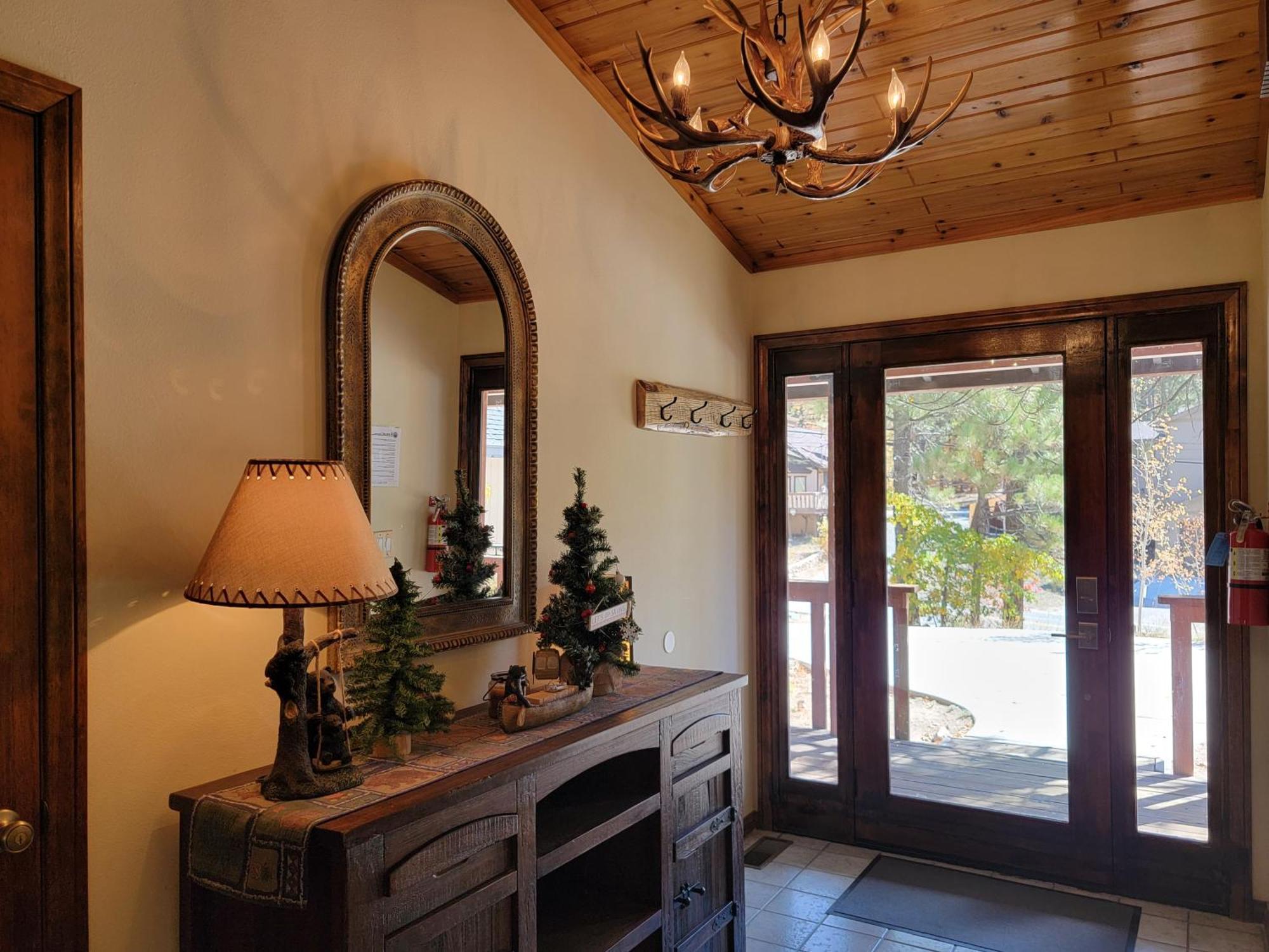 Four Seasons Getaway-Private Hot Spa With Pine Tree Views-Walk To Village And Pineknot Trailhead-Plus King Bed! Big Bear Lake Kültér fotó